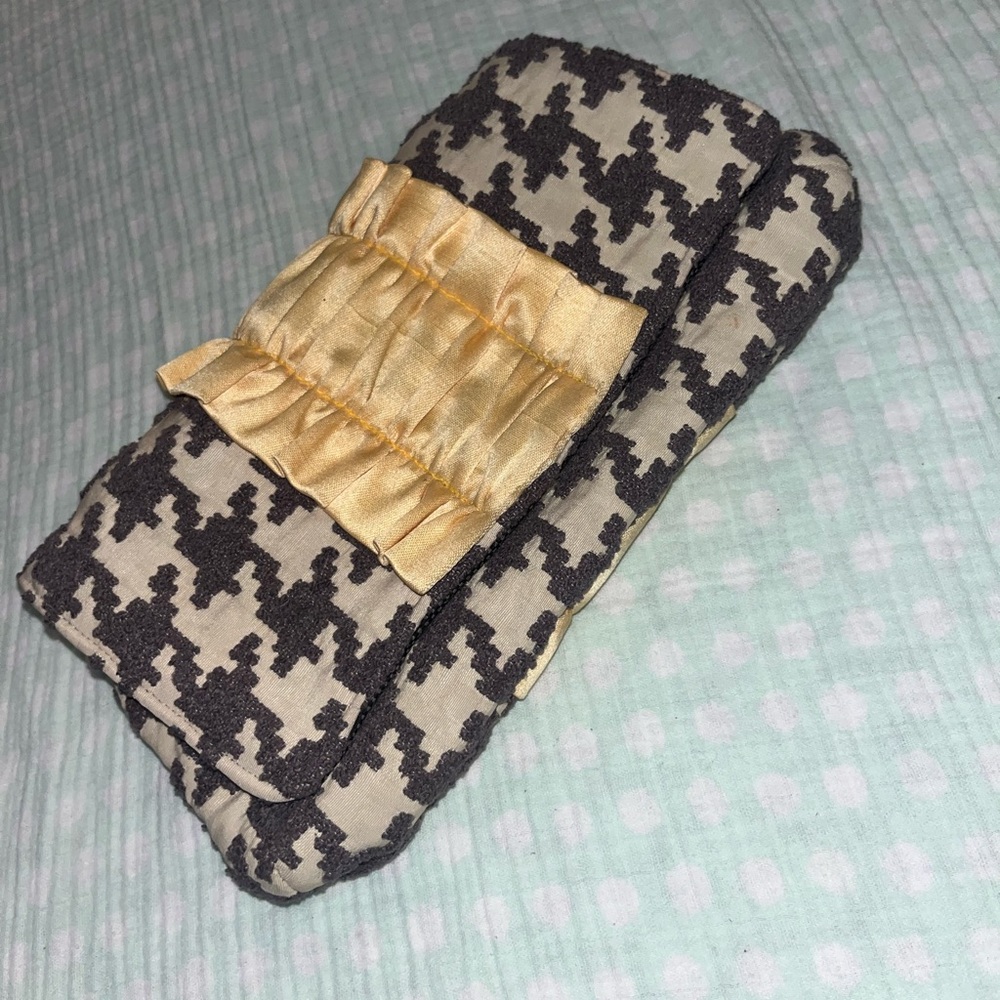 1154 Lill Studio~Stylish Houndstooth Clutch with Yellow-Gold Accent